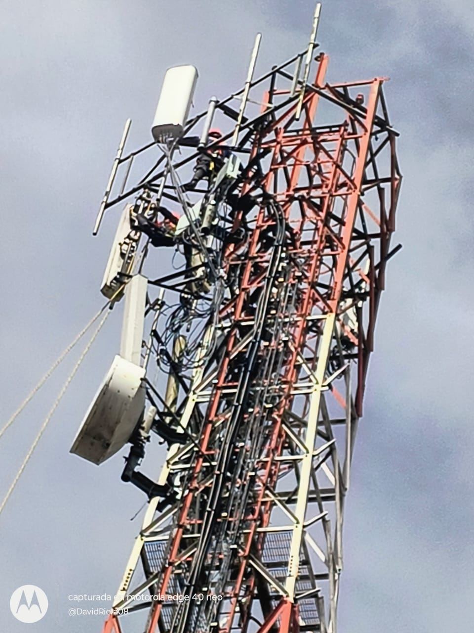Torre de macrocelda de telecomunicaciones instalada por MT.NET